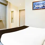 Townhouse Ghodbunder Road Company Serviced Hotel Sasupada