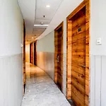 Townhouse Oak Vashi Midc 3* Turambhe