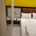Rishi Palace Ashlfa Metro Hotel Mumbai