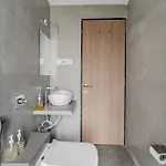 Gj Premium Shared Bandra W Homestay *