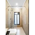 Gj Premium Shared Bandra W Homestay *