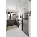 Gj Premium Shared Bandra W * Mumbai