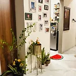 Sunny Urban Retreat