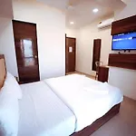 Stay Retreats At Precious Pearl - Near International Airport Mumbai !