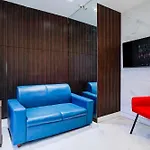 O Versova Metro Station Hotel