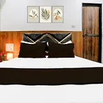 Hotel O Radha Palace