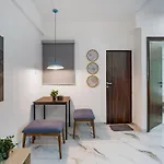 Luna 1Bhk Bandra W By The Bombay Home Company