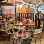 Townhouse Oak Shubhangan Near Juhu Hotel Mumbai