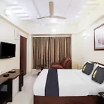 Hotel Townhouse Oak Shubhangan Near Juhu Mumbai