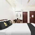 Townhouse Oak Shubhangan Near Juhu 4*