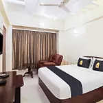 Hotel Townhouse Oak Shubhangan Near Juhu 4*