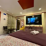 - 27, One Bedroom Apt- Bandra West * Mumbai