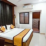 Tim Santacruz Airport Apartment *
