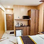 Tim Santacruz Airport Apartment *
