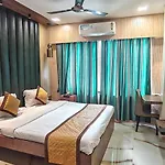 Tim Santacruz Mumbai Airport