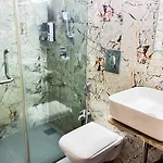Apartment Tim Santacruz Airport Mumbai