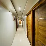 Double Crown Airport T2 Hotel Mumbai
