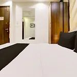 Collection O Chhatrapati Shivaji Maharaj Metro Station Hotel 3*