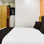 Collection O Mumbai Khar Road Railway Station