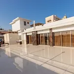 West End Hotel Opp Bombay Hospital