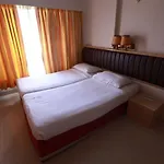 Landmark Apartment *