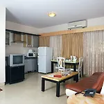 Landmark Apartment *