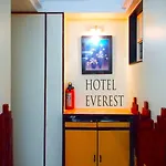 Hotel Everest