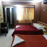 Sea Sands Hotel 2*