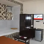 Sea Sands Hotel 2*