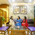 Fabhotel Cruz Royale - Nr- Bandra West