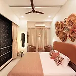 Hilltop Hideaway Party Friendly 4bhk Pool By Spacez Mumbai