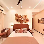 Hilltop Hideaway Party Friendly 4bhk Pool By Spacez * Mumbai