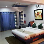 Dragonfly Hotel *