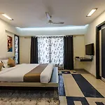 Dragonfly Hotel *