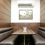 Lucky Goregaon 3*