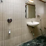 Hotel Lucky Goregaon 3*