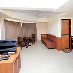 Lucky Goregaon Hotel 3*