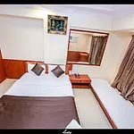 Hotel Lucky Goregaon 3*