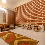 Hotel Mogul Palace - Near Masjid Bunder