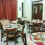 Mogul Palace - Near Masjid Bunder Hotel 3*