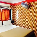 Hotel Metro Plaza Near Barc