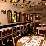 Hotel Atithi 2*