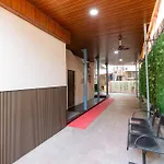 Hotel Metroplex Near Bkc