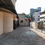 Hotel Metroplex Near Bkc