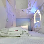 Astropods Airport, Mumbai. 3* Mumbai