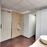 Astropods Airport, Mumbai. 3* Mumbai