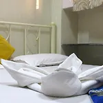 Inn Traveller's - *