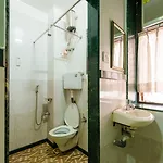Inn Traveller's - *