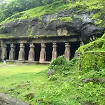 Hotel Residency Park Near Masjid Rly Station South Mumbai