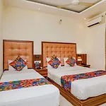 Hotel Fabexpress Emerald